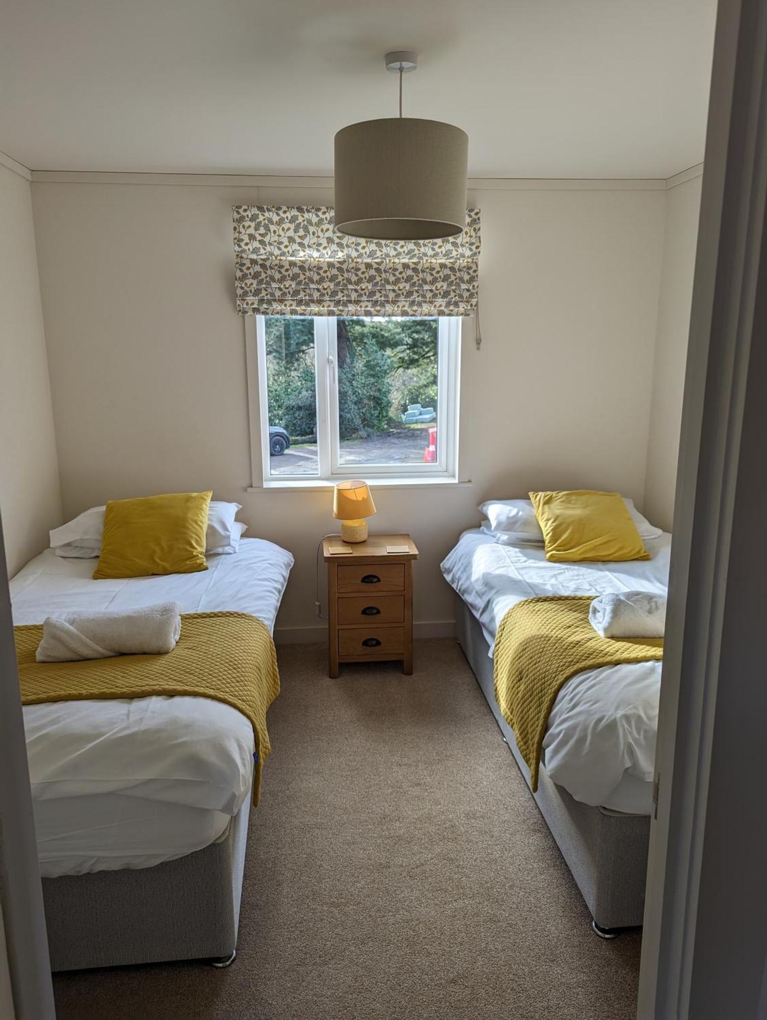Two Bedroom In The Country - Oak, Stag, Acorn Holiday home *